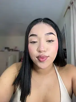 Issa_rodriguez live cam on StripChat