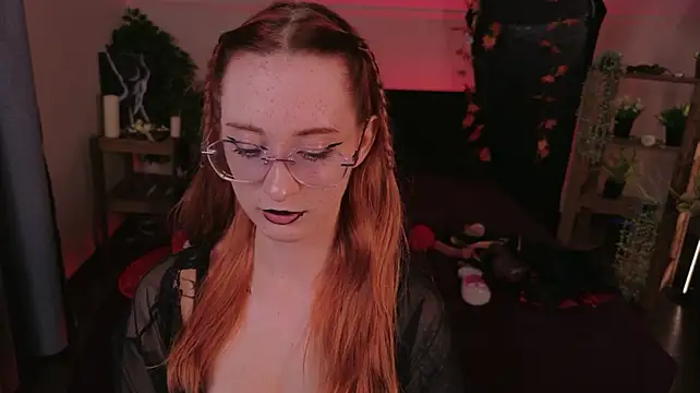 WICKEDEMBER live cam on StripChat