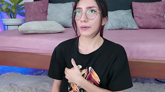 Pauline_Peach live cam on StripChat