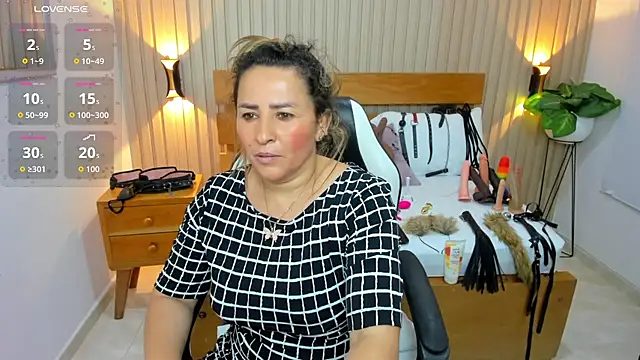luciana_ballesteros_ live cam on StripChat