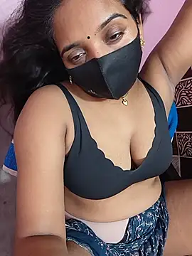 Sassy_kinjal live cam on StripChat