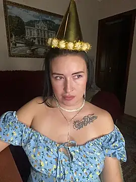 Roxana_Bell live cam on StripChat