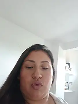 Hot_bella12 live cam on StripChat