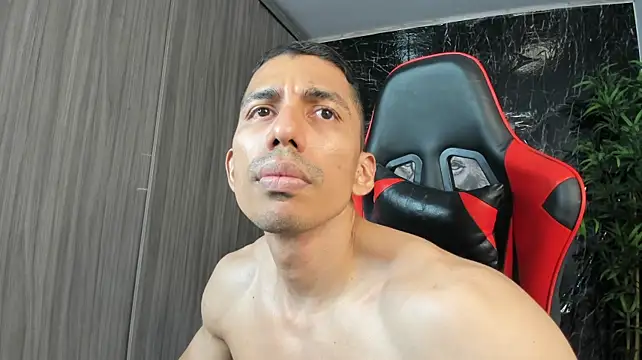 Erik_castle live cam on StripChat
