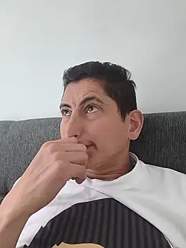 Tiger_cryad live cam on StripChat
