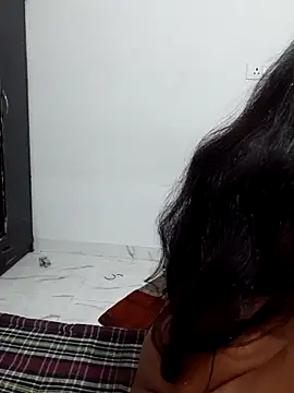 Hug_Mee live cam on StripChat