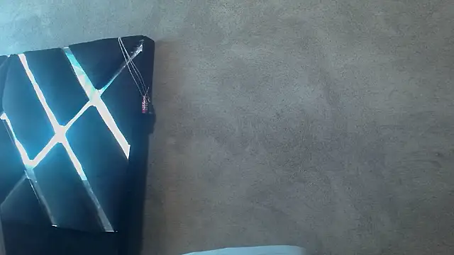 Larry-n-clouds live cam on StripChat