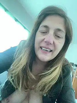 lulupiecitosamor live cam on StripChat