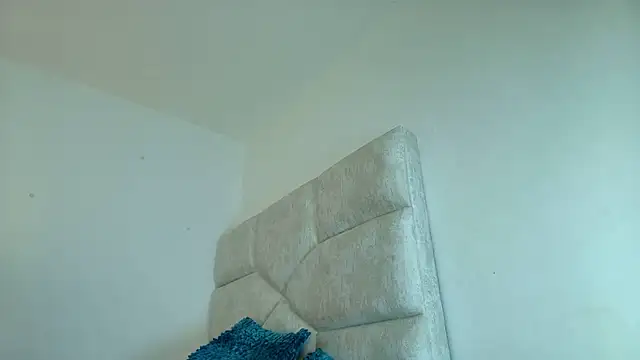 elizawiliamst live cam on StripChat