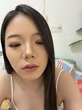 xiaoxiao0611 live cam on StripChat