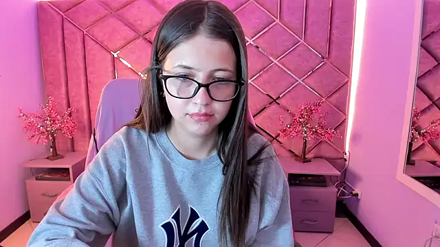 sarah_sweett_ live cam on StripChat