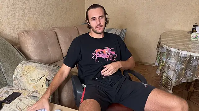 Raamoss live cam on StripChat