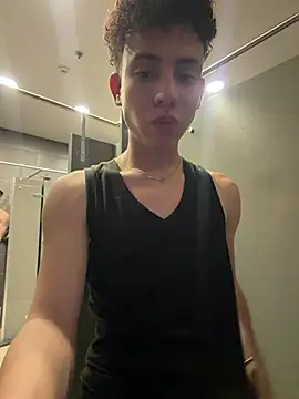 yoursexyjose live cam on StripChat