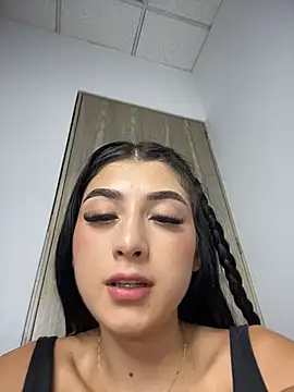 BadLilAngelXXX live sex cam