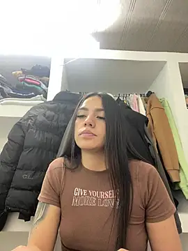 Marianahb-e live cam on StripChat