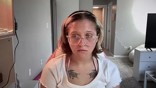 sweetest-temptation19188 live cam on StripChat