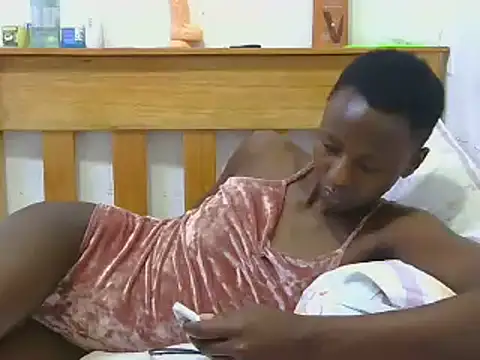 zuhura69 live cam on StripChat