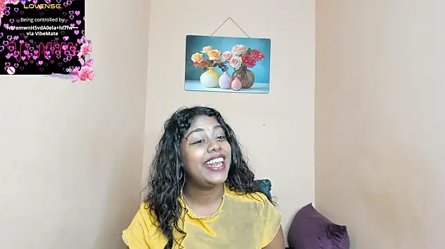 FOXY_LUNA live cam on StripChat