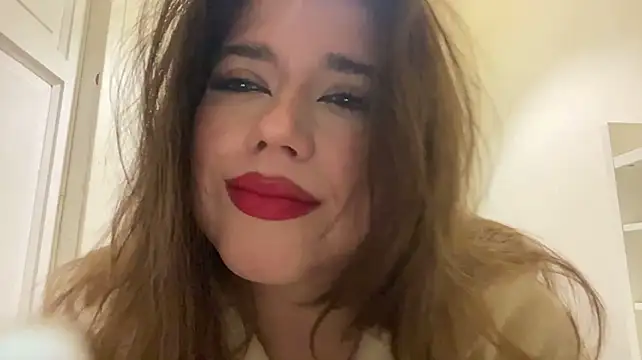 TildaKauble live sex cam