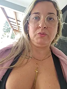 BellaFortuneGaucha live cam on StripChat