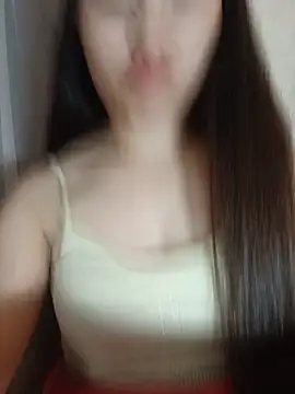 Cherry-squirtt live cam on StripChat