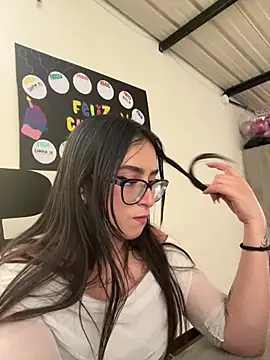 Kloenovoa- live cam on StripChat