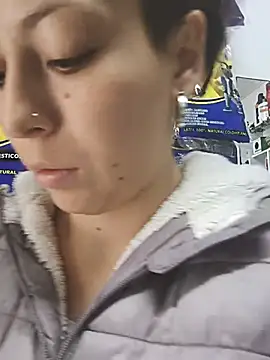Tefannyy_ live cam on StripChat