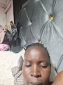 ebony_emmah live cam on StripChat