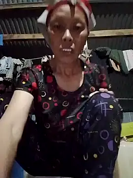 Valeria-baby live cam on StripChat