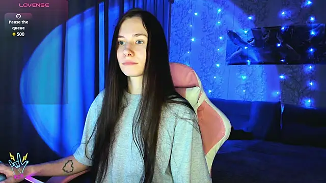 SnowWhite_Lissa live cam on StripChat