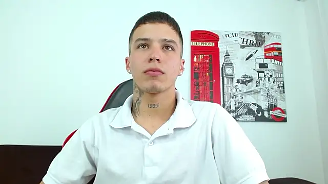 Cumandres18 live sex cam