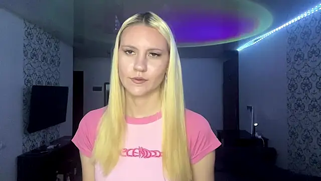 MildredGuckes live cam on StripChat