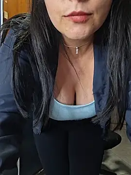 Isa_bella95 live sex cam