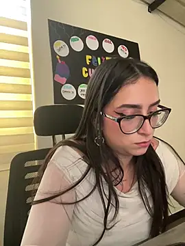 Kloenovoa- live cam on StripChat