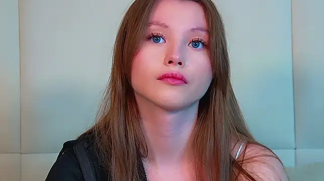 KeiraAsti live cam on StripChat