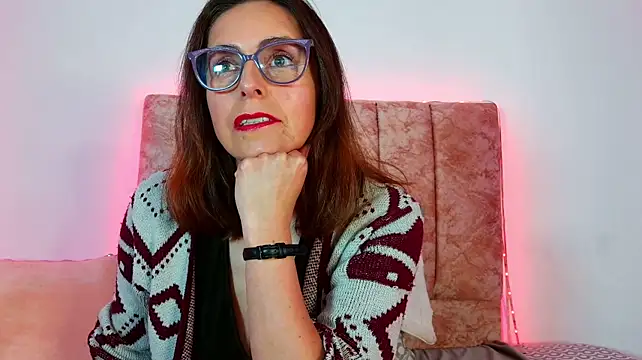 Ava_Raye live cam on StripChat