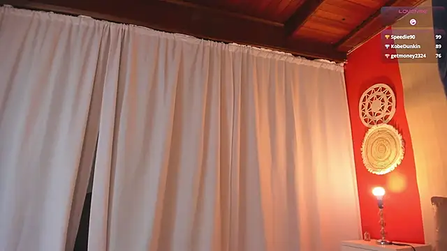 NikollSalas live cam on StripChat
