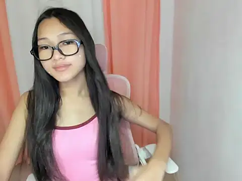 XxUrgirljuliaxx live sex cam