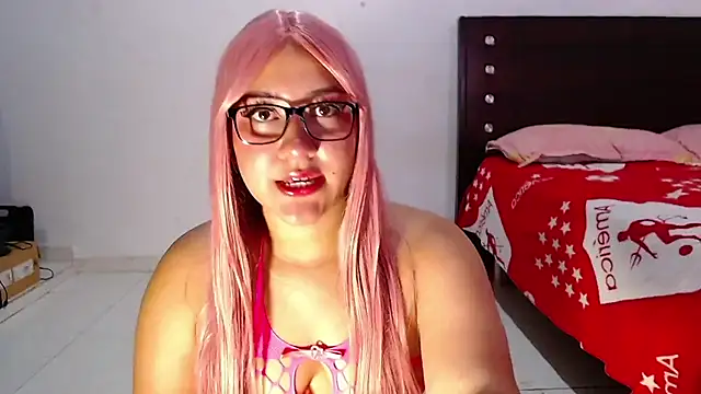LuciaTomson live cam on StripChat
