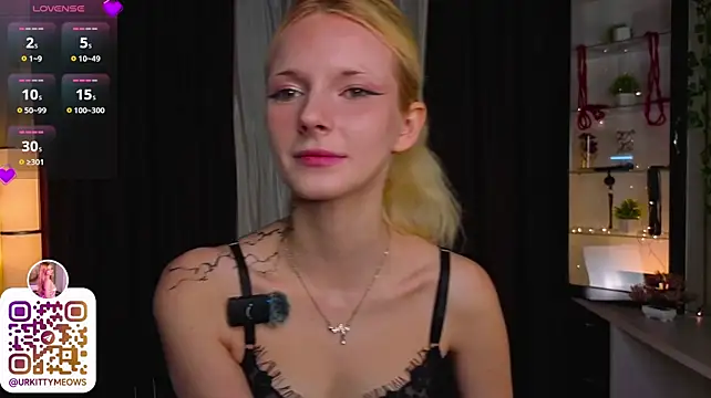 helly_hoff live cam on StripChat