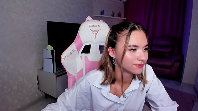 EllaCurtis live cam on StripChat