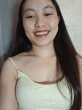 Cherry-squirtt live cam on StripChat