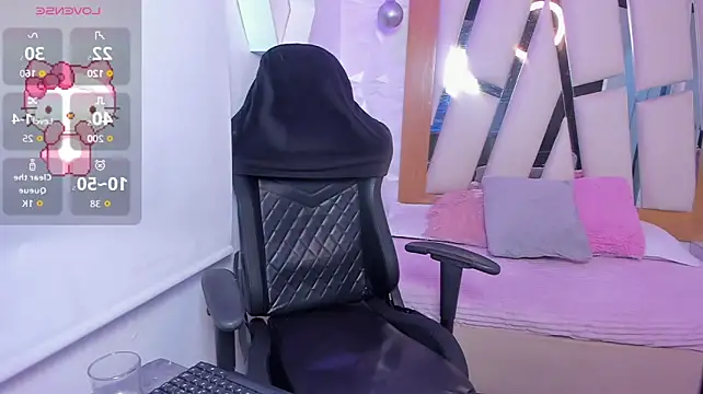 Lilith_West live cam on StripChat