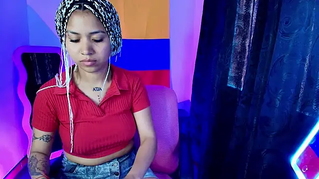 Kehlani_Km live cam on StripChat