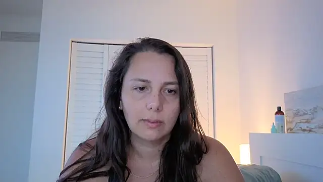 bellag825 live cam on StripChat