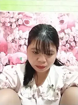 Xuka_lyss live cam on StripChat