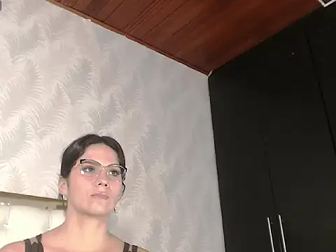 kary_noir live cam on StripChat