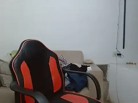 angelamariebandary live cam on StripChat