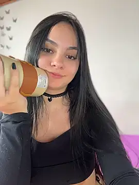 Anniecute__ live cam on StripChat