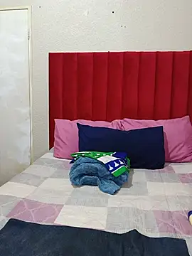 FreakyAngel3X live cam on StripChat